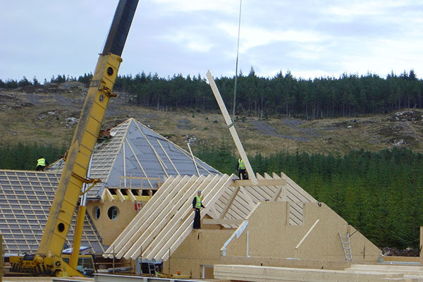 Bau des Holzhauses in Schottland